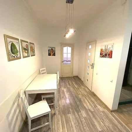 сам центр! вул фурманська 3 Apartamento